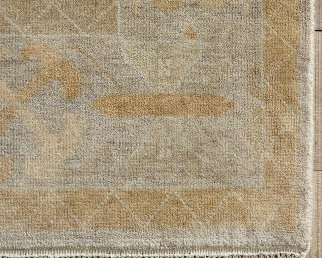 Las Olas Hand-Knotted Wool Rug