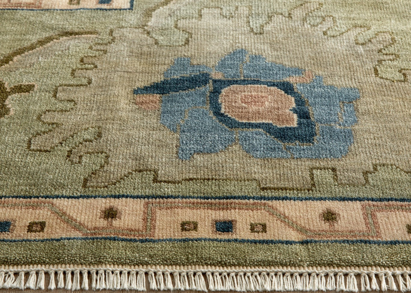 Uptown Green Hand-Knotted Wool Rug